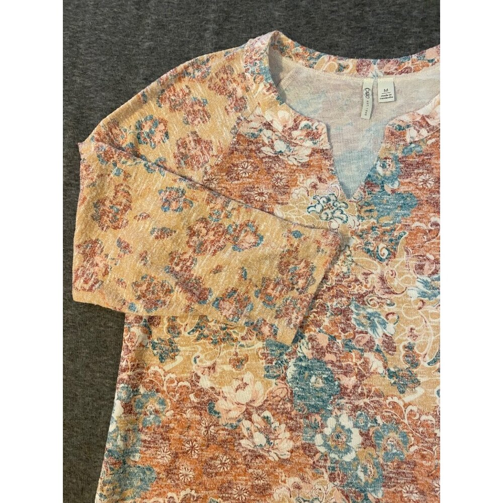 Cato Womens Floral Print 3/4 Sleeve Lightweight Top Size Medium V-Neck‎ Stretch
